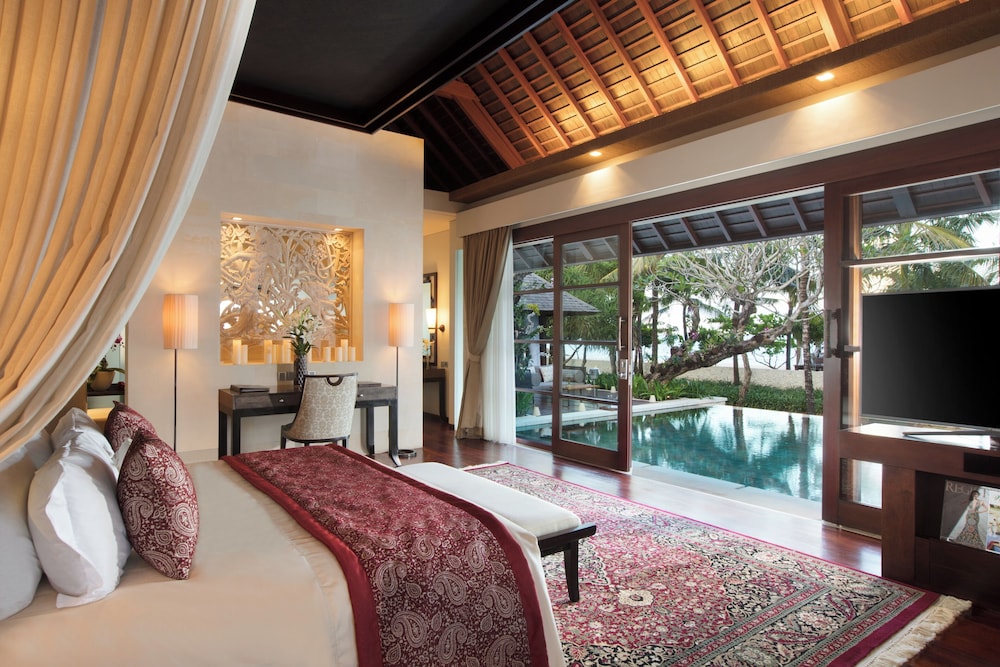 The Royal Santrian 9/50