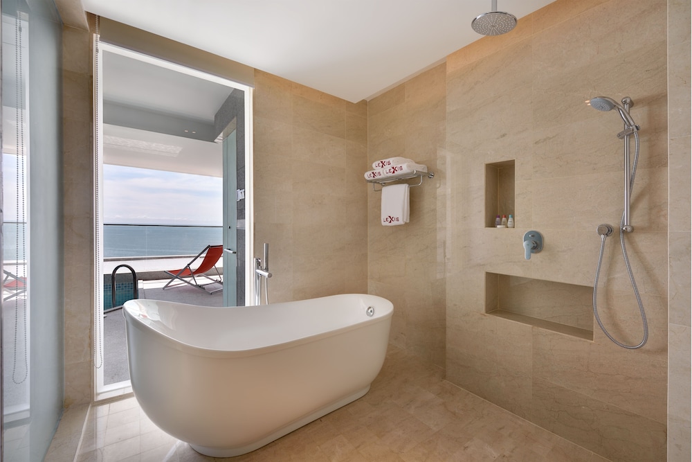 Lexis Suites Penang 47/47