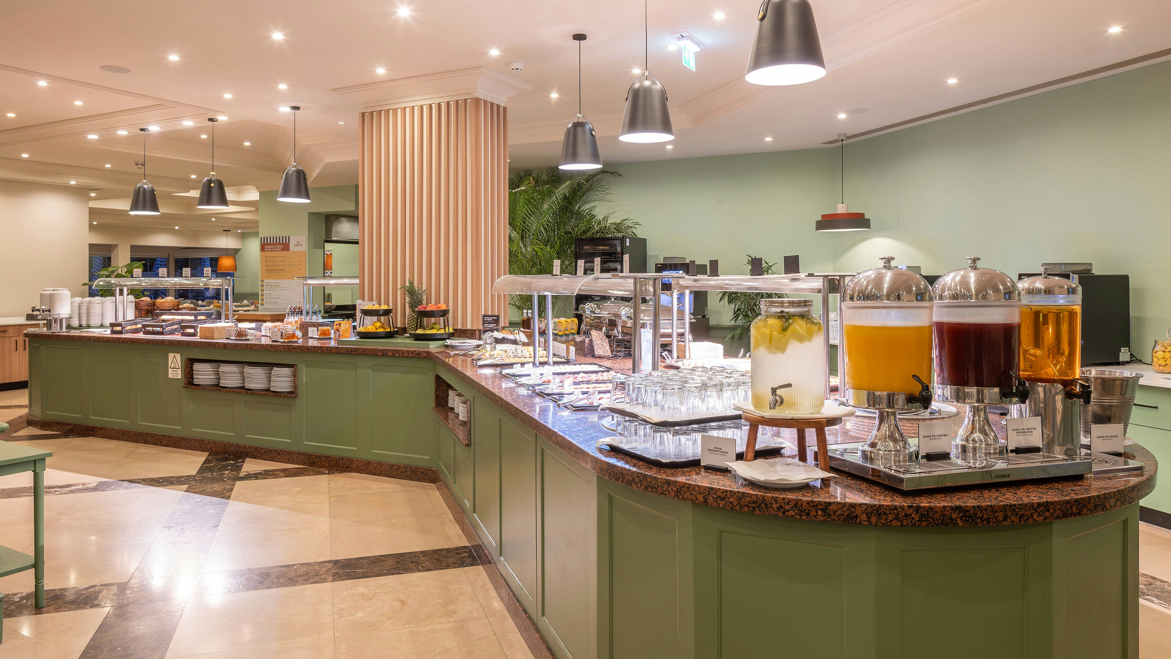 Holiday Inn Algarve Albufeira by IHG 65/79