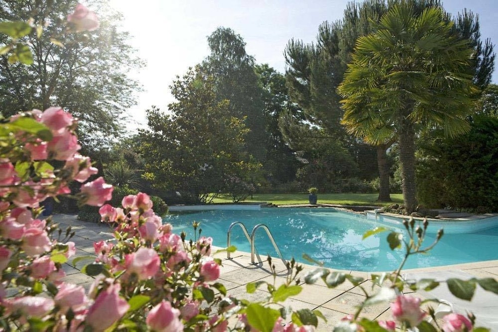 HOTEL LA ROSERAIE 43/50