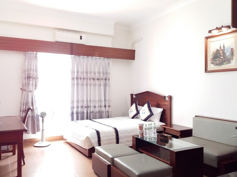 CONNECTING, APARTMENT