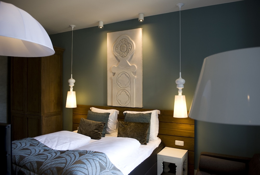 Merici Hotel 22/75