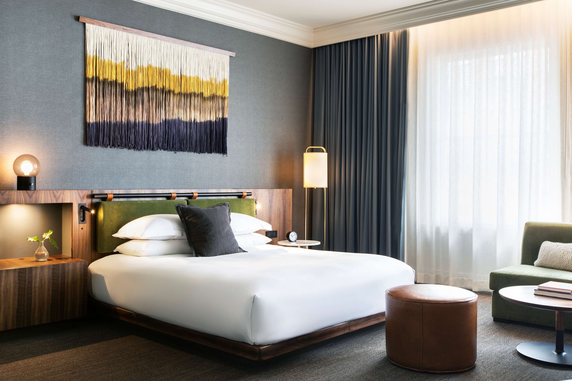 1 BEDROOM, SUITE, KING BED