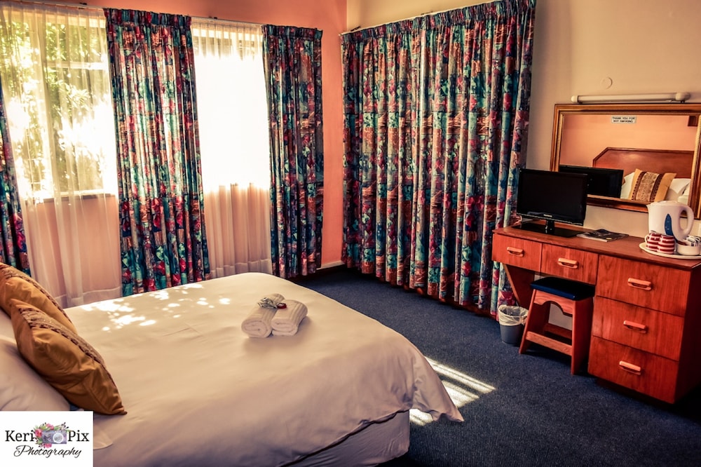 Fairy Knowe Backpackers 12/30