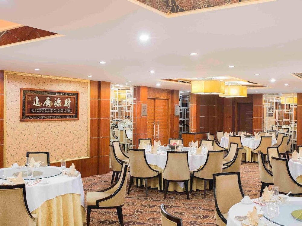 Novotel Shanghai Atlantis 54/68