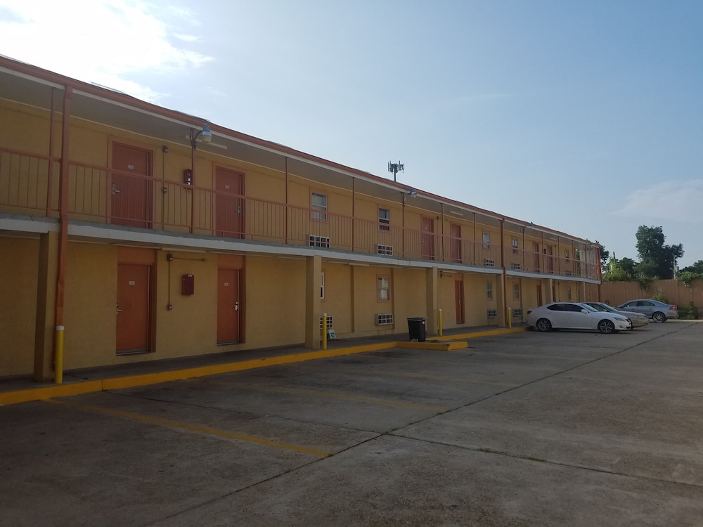 Monte Carlo Motel 33/39