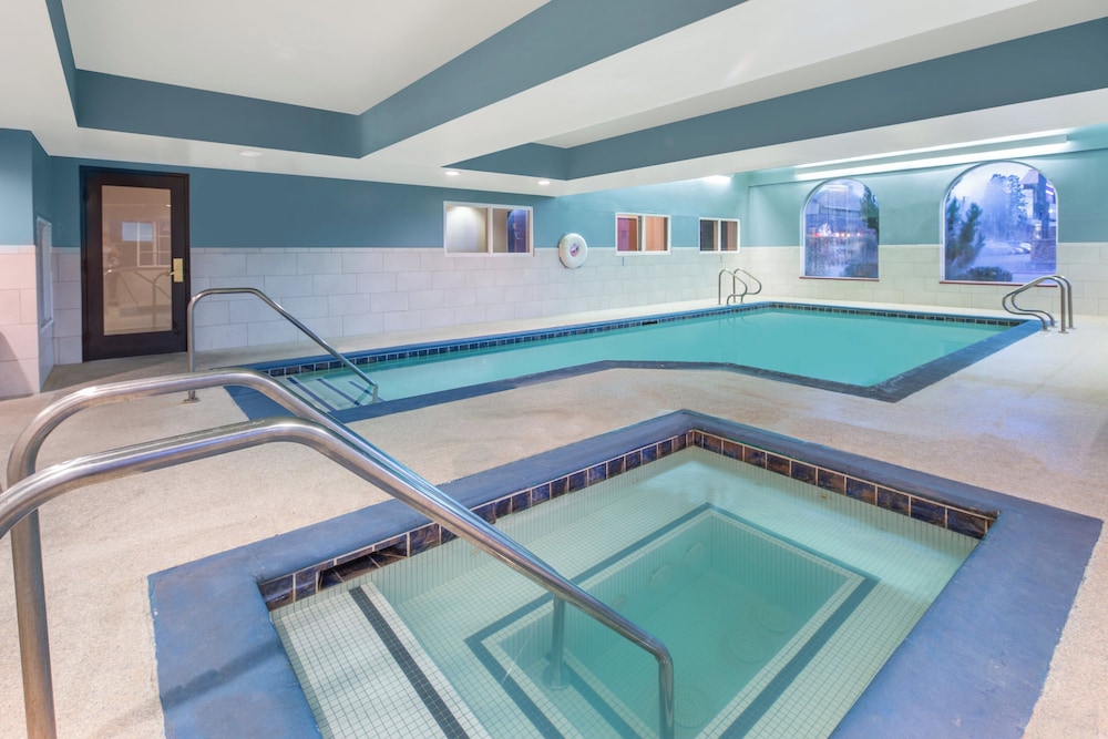 Holiday Inn Express Hotel Suites Bishop 40/75