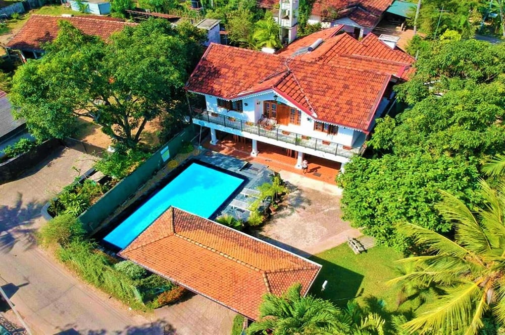 Emel Boutique Hotel 47/50