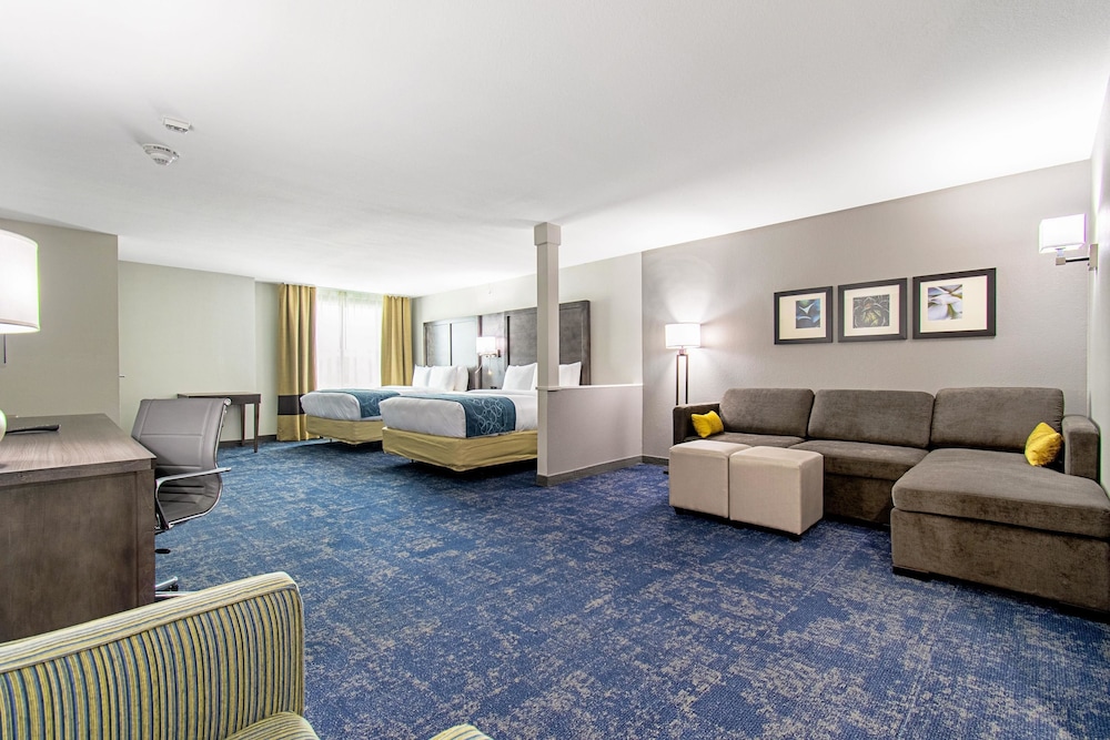 Comfort Suites Humble Houston IAH 25/43