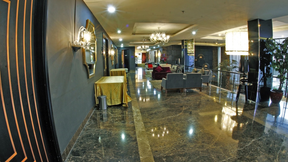 Amaroossa Cosmo Jakarta 43/50