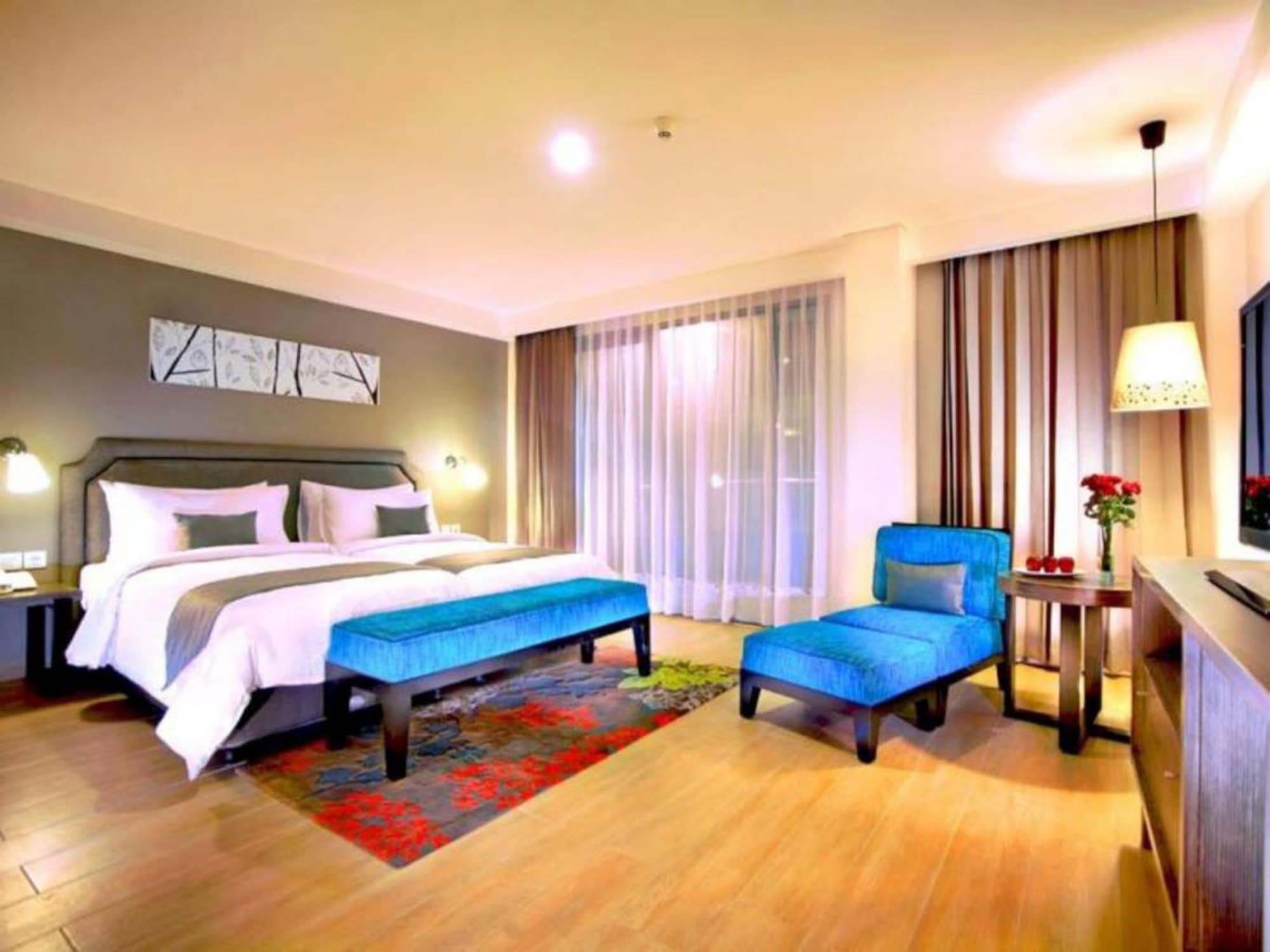 DELUXE ROOM