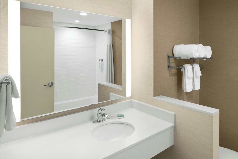 Fairfield Inn And Suites By Marriott Richmond Ashland 49/50