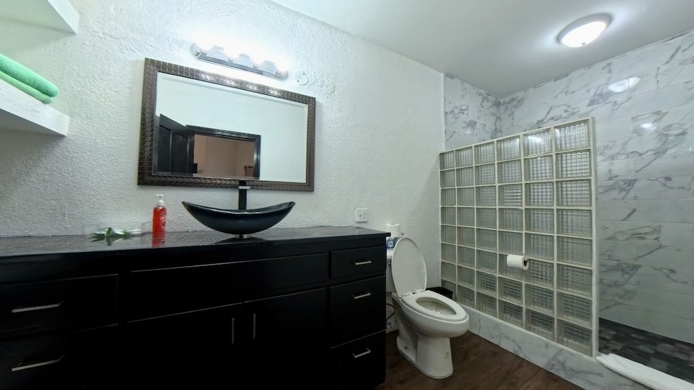West End Divers Resort 28/28