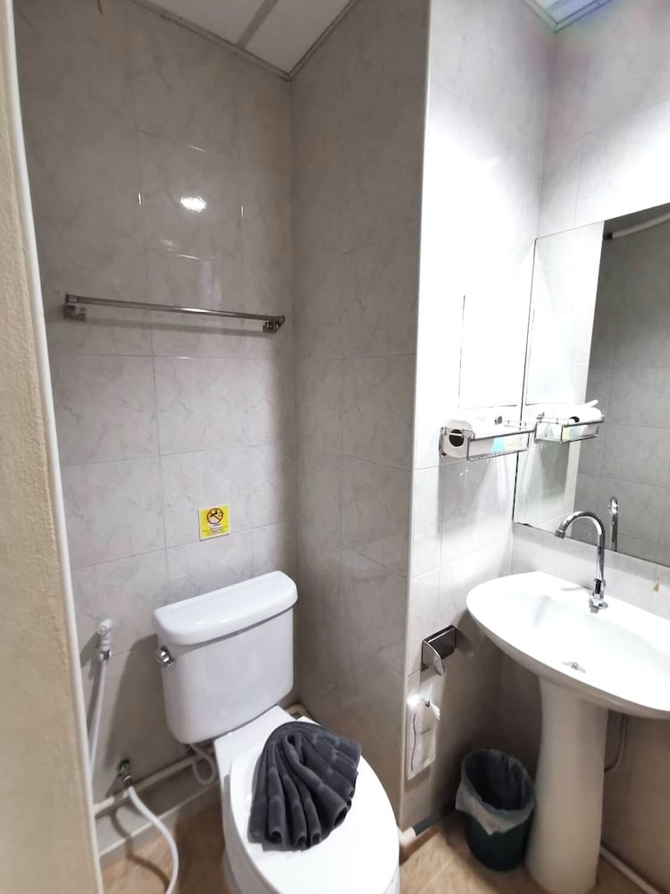 Kata Place Hotel 49/50
