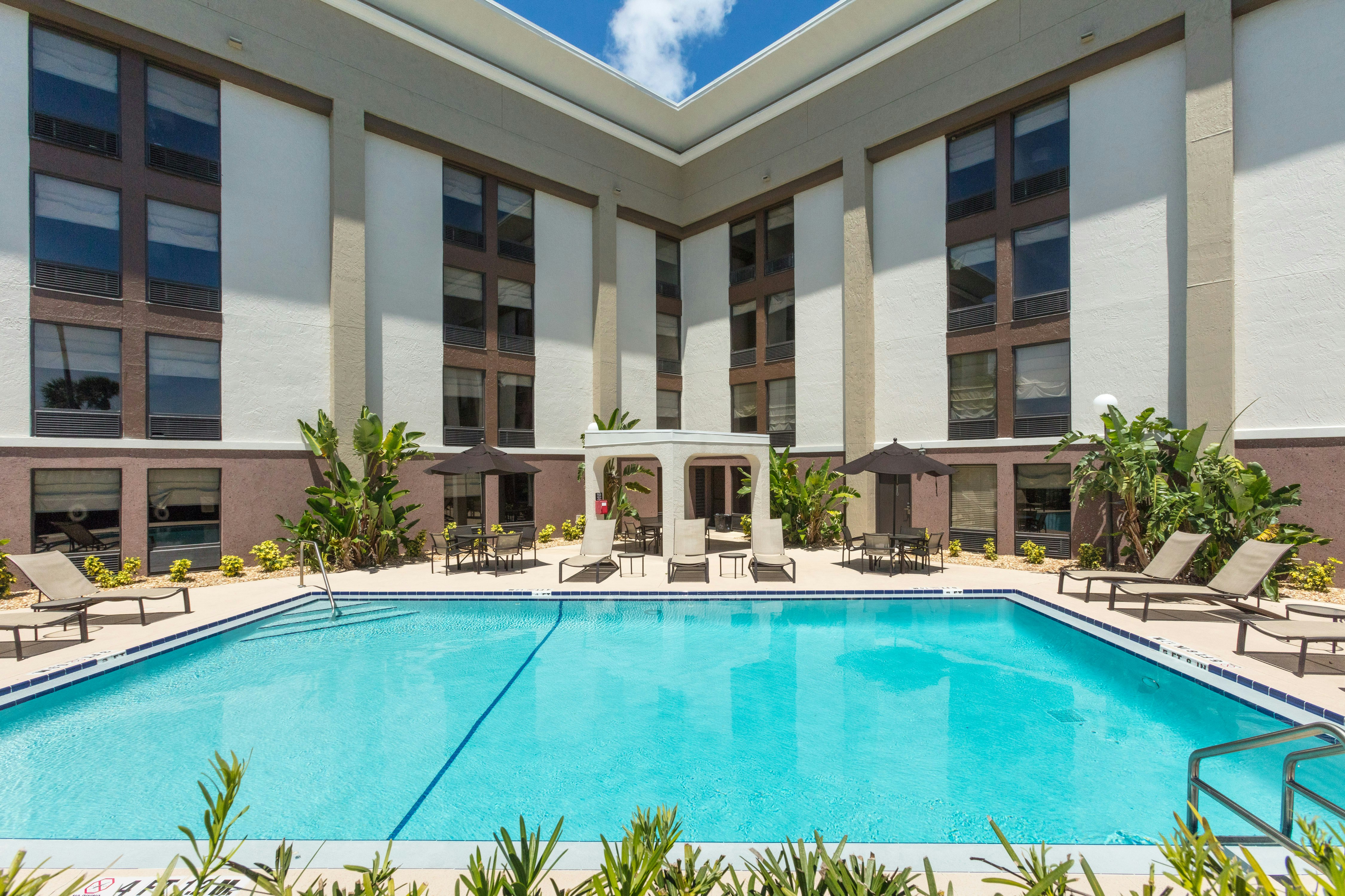 Hampton Inn Daytona Speedway-Airport 56/57