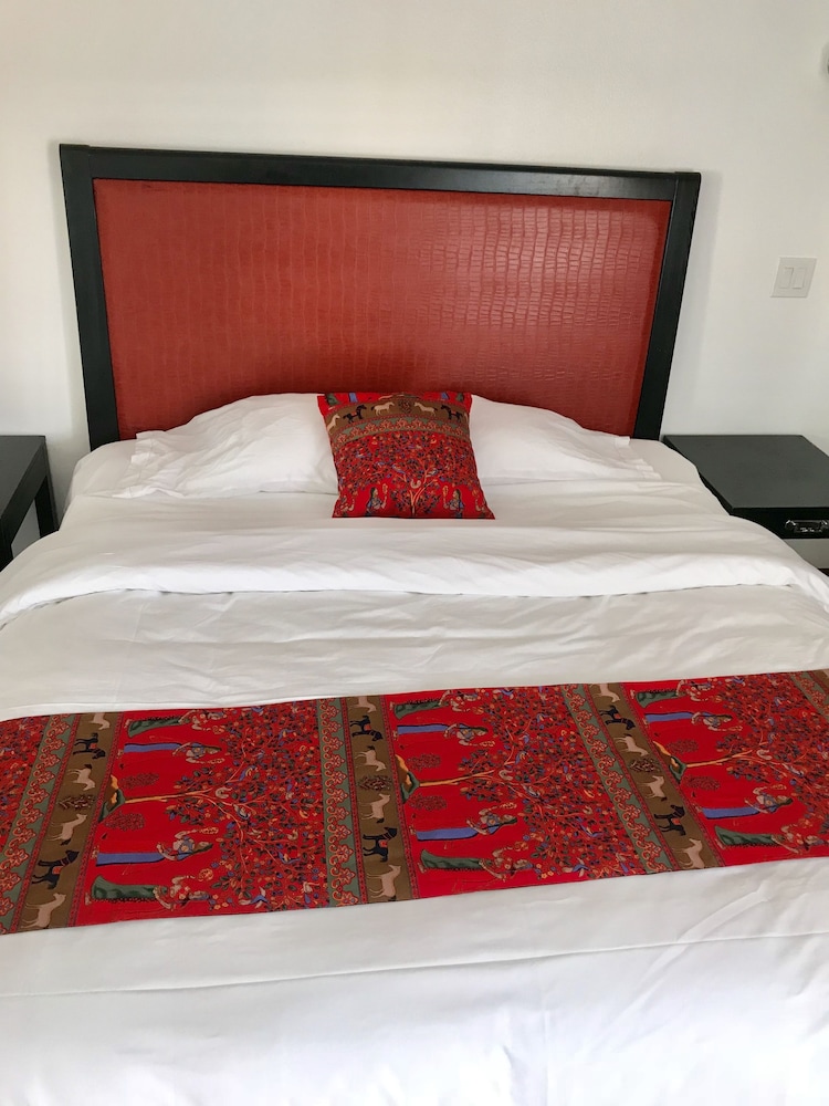 Norwalk inn & suites 17/39