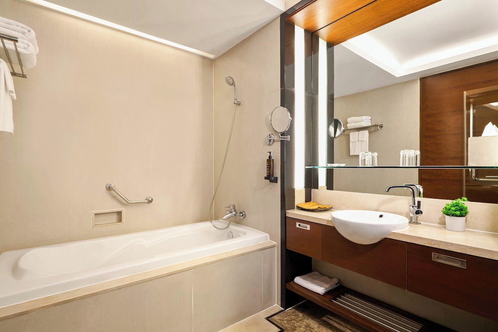 Aetas Lumpini Hotel 47/50