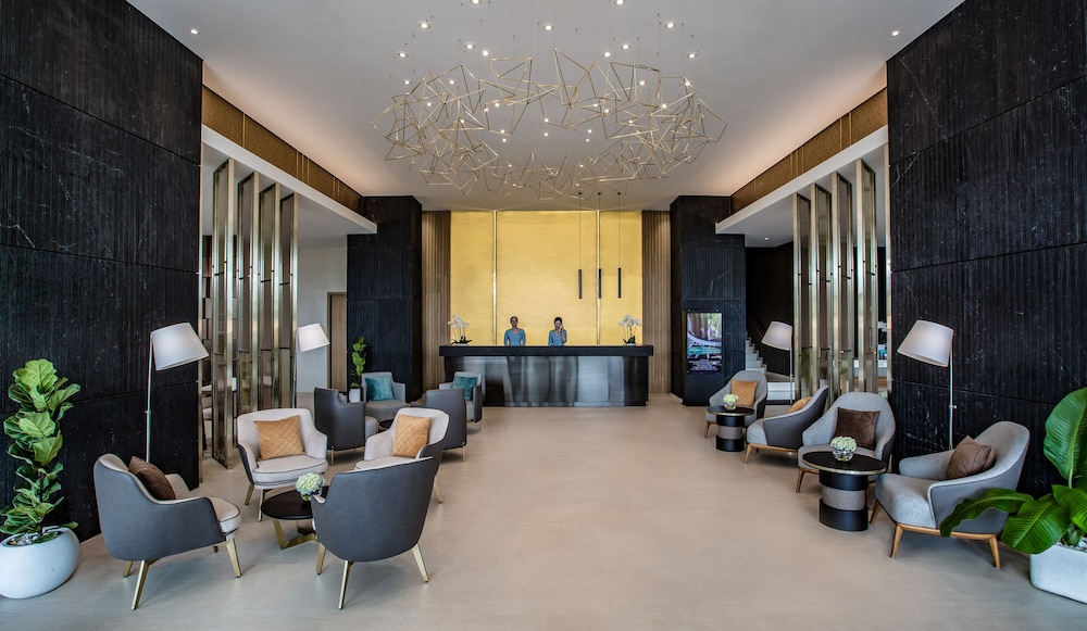 Prince Hotel Da Nang 35/75