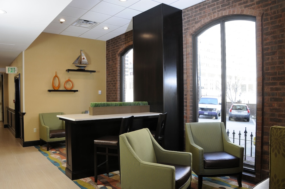 Days Inn By Wyndham Baltimore Inner Harbor 42/52