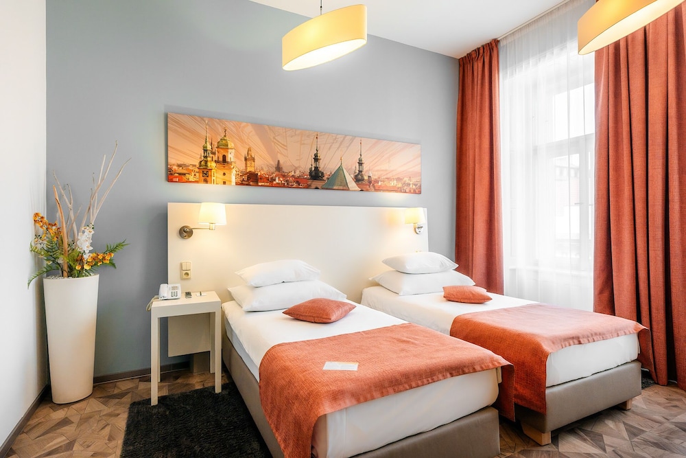 Deluxe, Twin Beds, Grandium Hotel Prague 8/10
