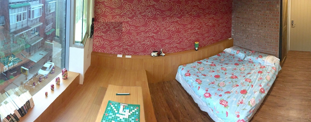TOWER, DELUXE, SUITE, DOUBLE BED