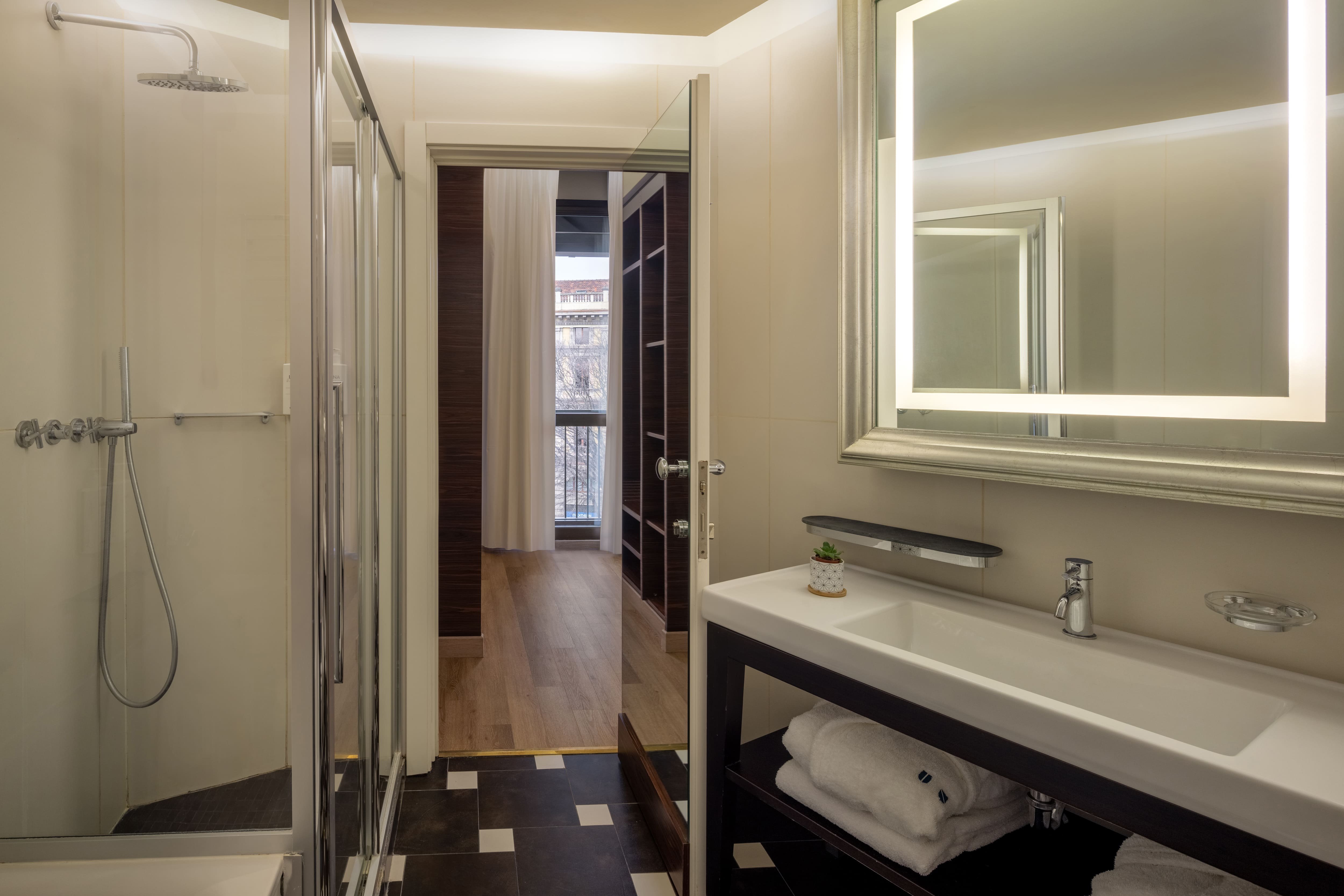 Unahotels Cusani Milan 67/69