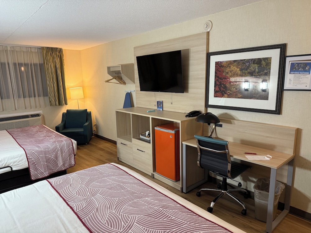 The Floral Park Motor Lodge 20/56