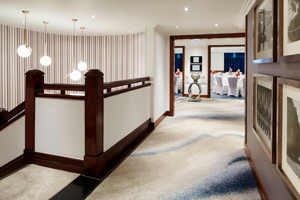 Lobby at London Marriott Hotel Marble Arch, LONDON