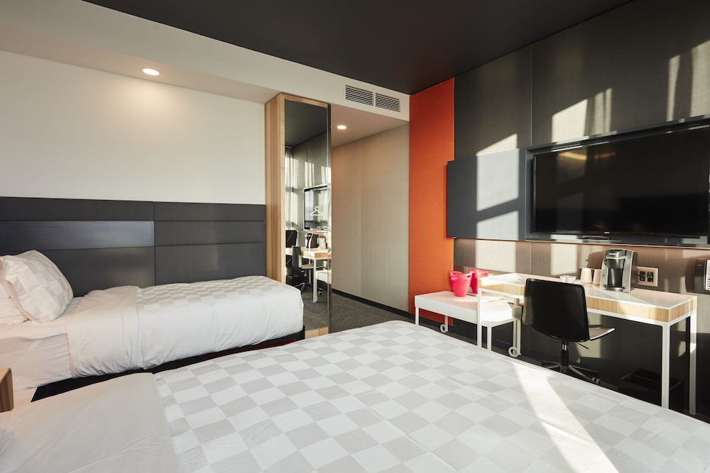 Alt Hotel Calgary East Village 7/36