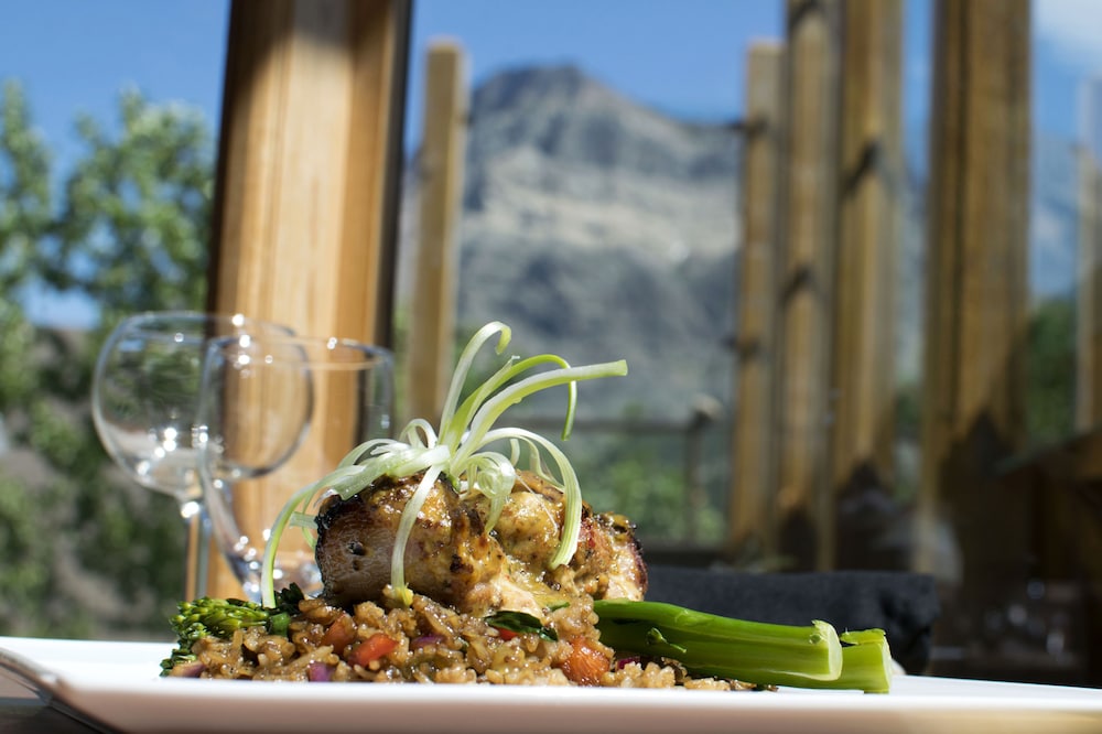 Waterton Lakes Lodge Resort 18/50