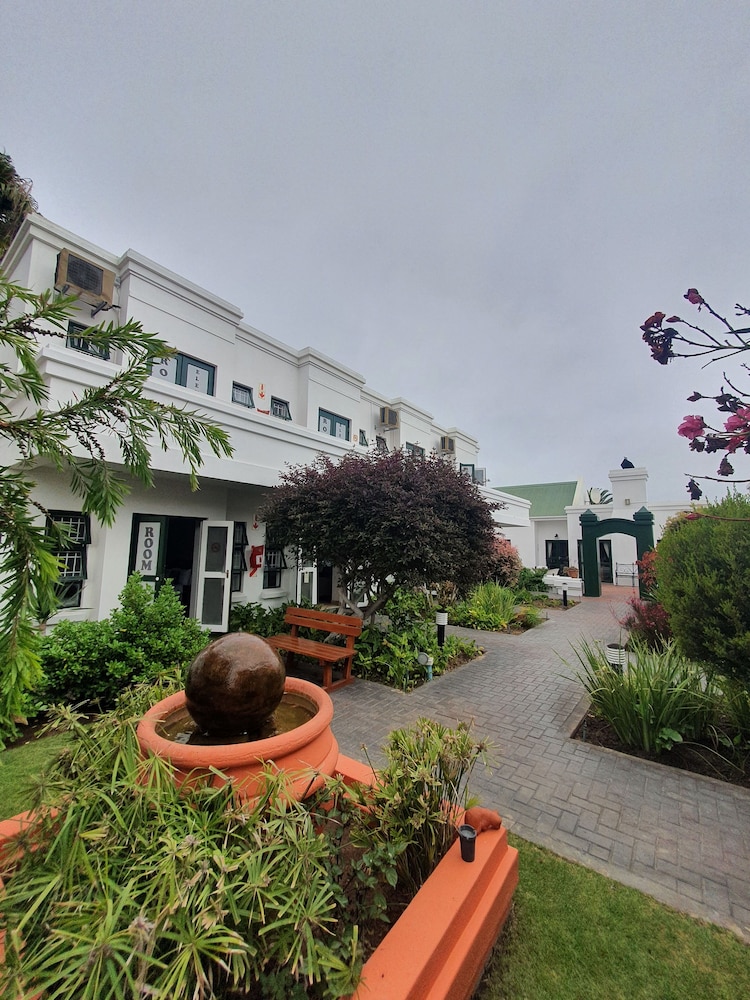 The Langholm Hotel 40/44