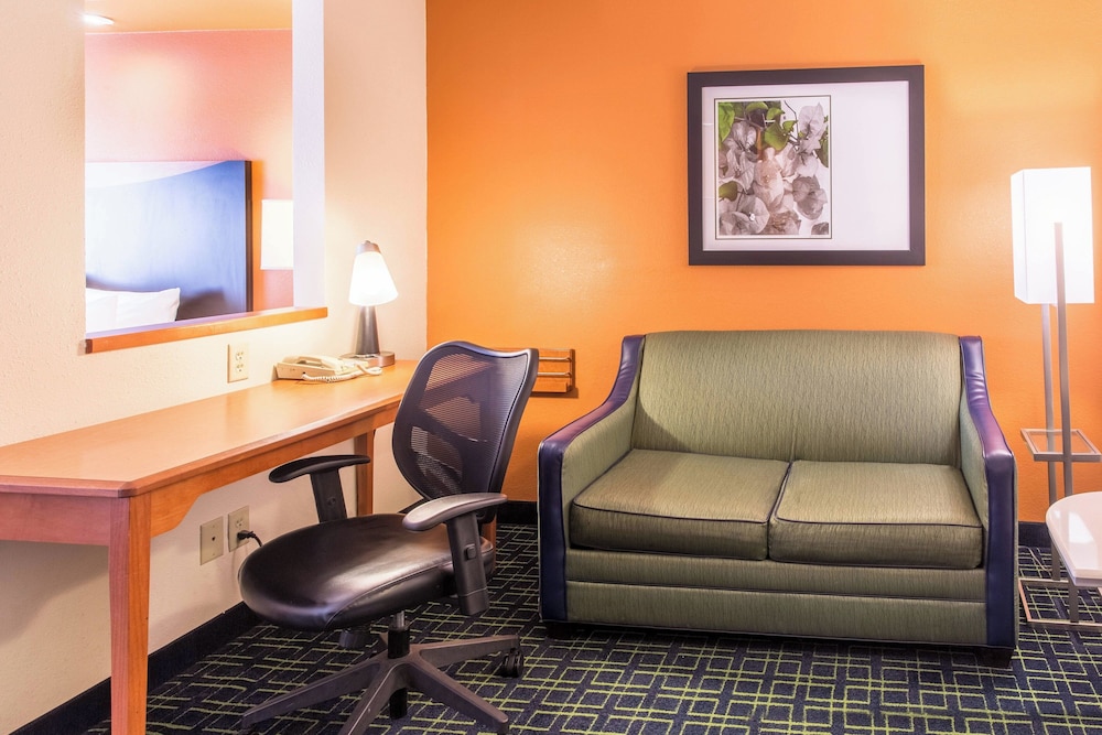 Fairfield Inn and Suites Billings 42/50