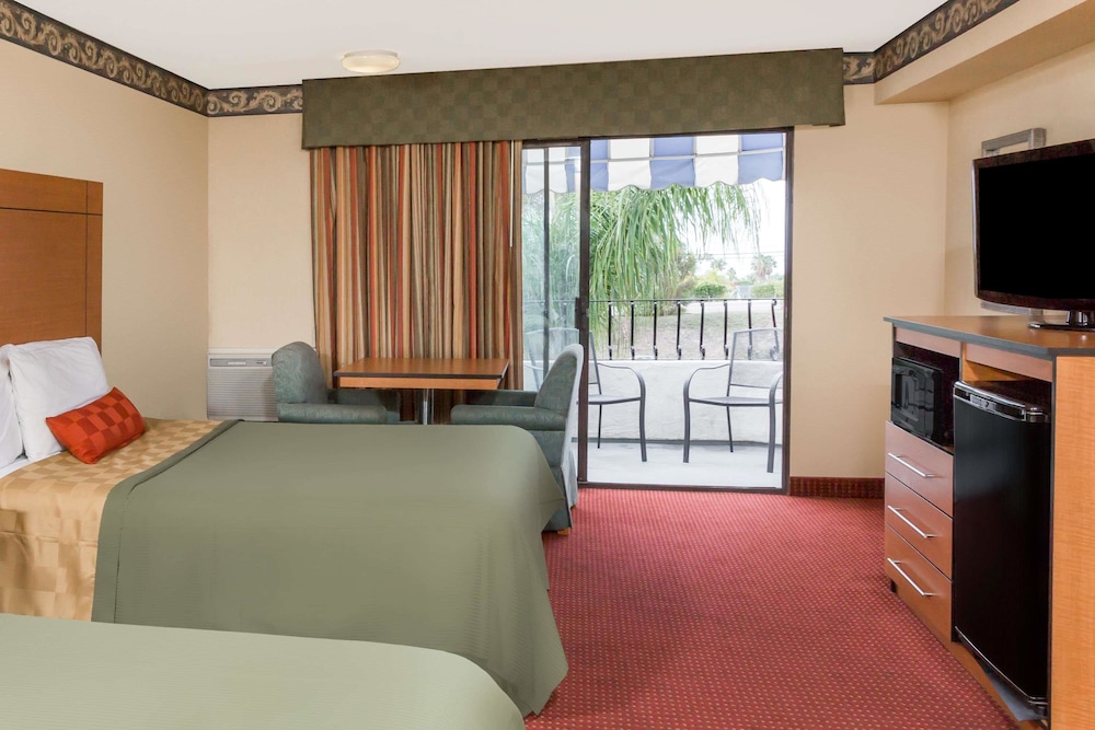 Travelodge by Wyndham San Clemente Beach 22/50