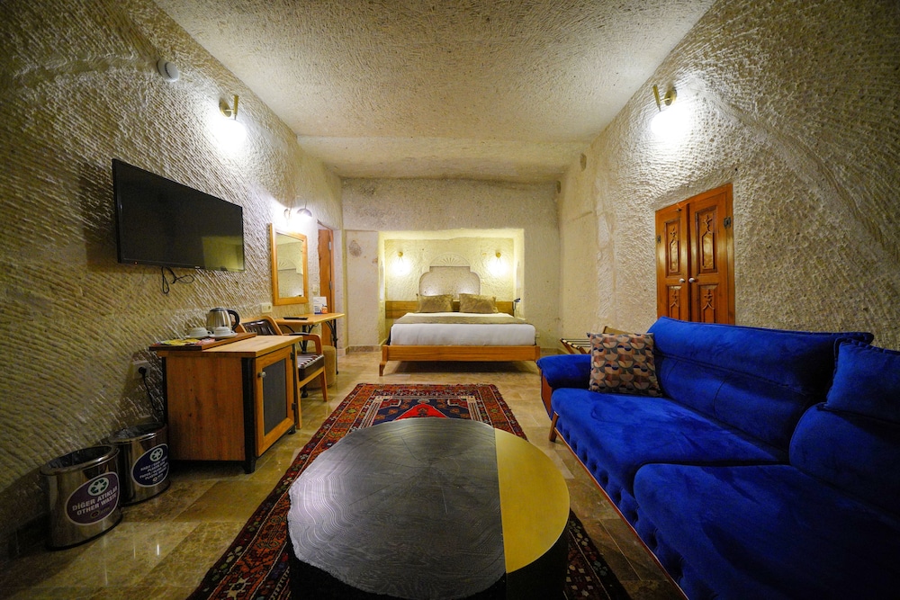 Cave Hotel Saksagan 30/48
