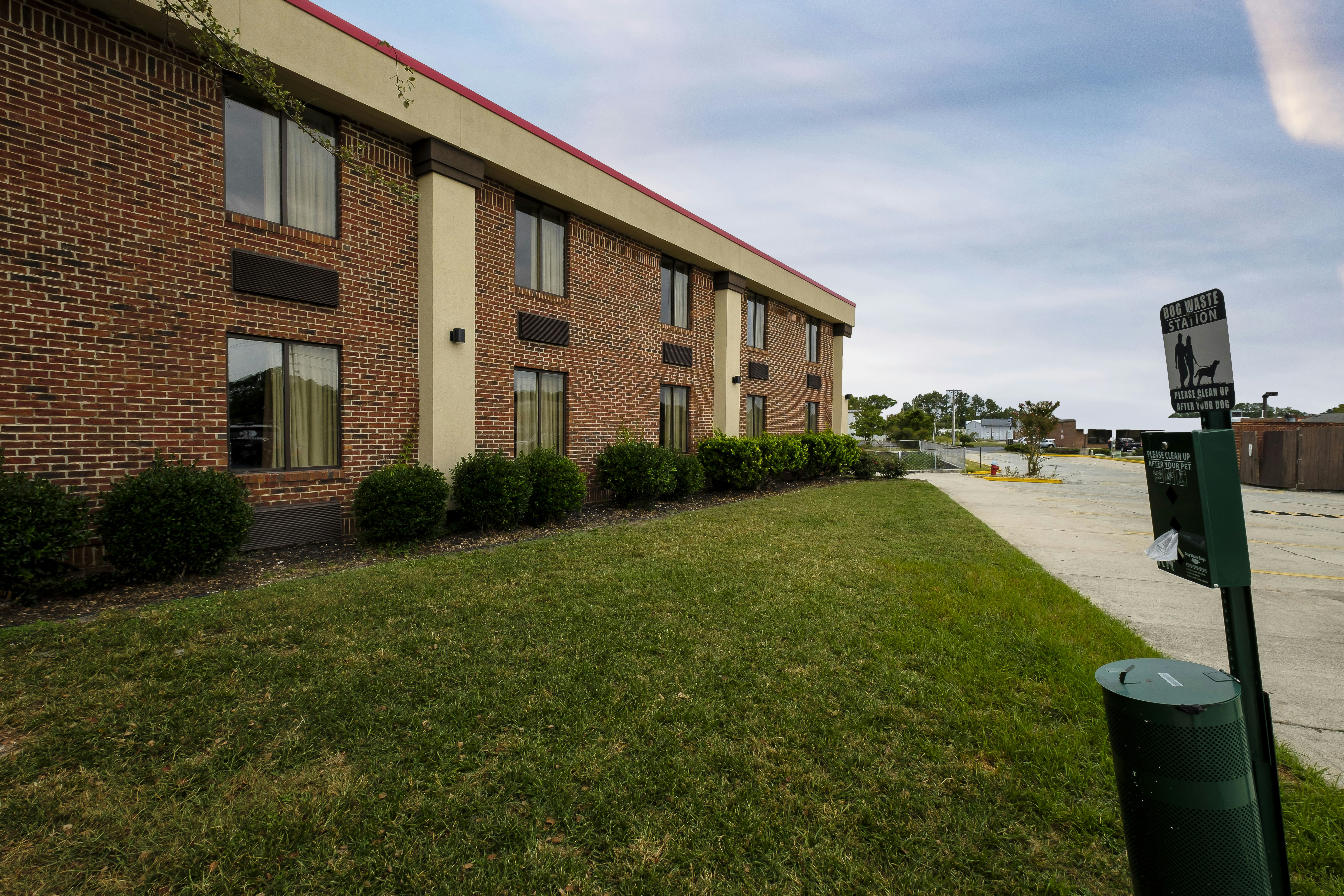 Red Roof Inn Suites Jacksonville Nc 50/53