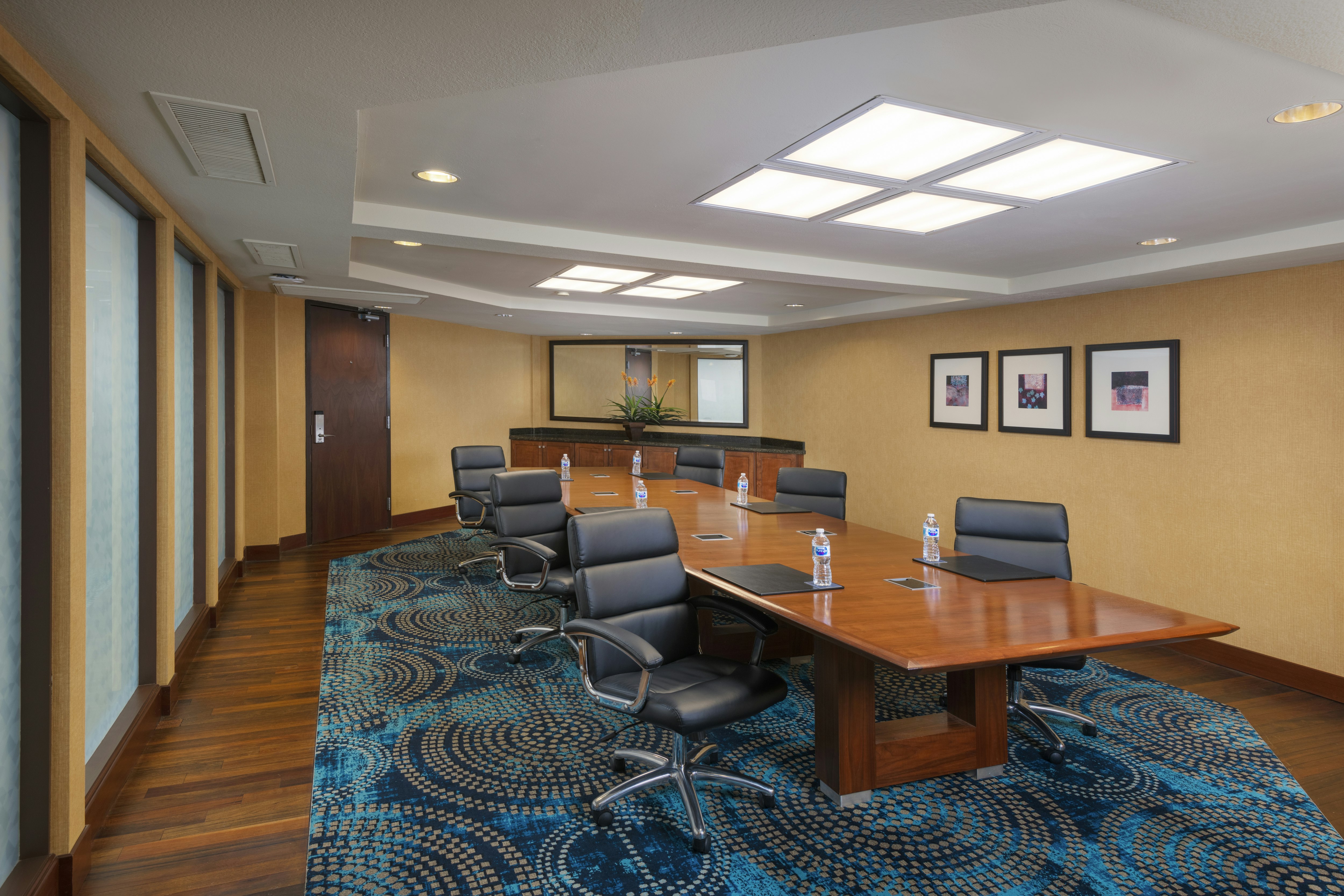DoubleTree by Hilton Phoenix Mesa 60/69