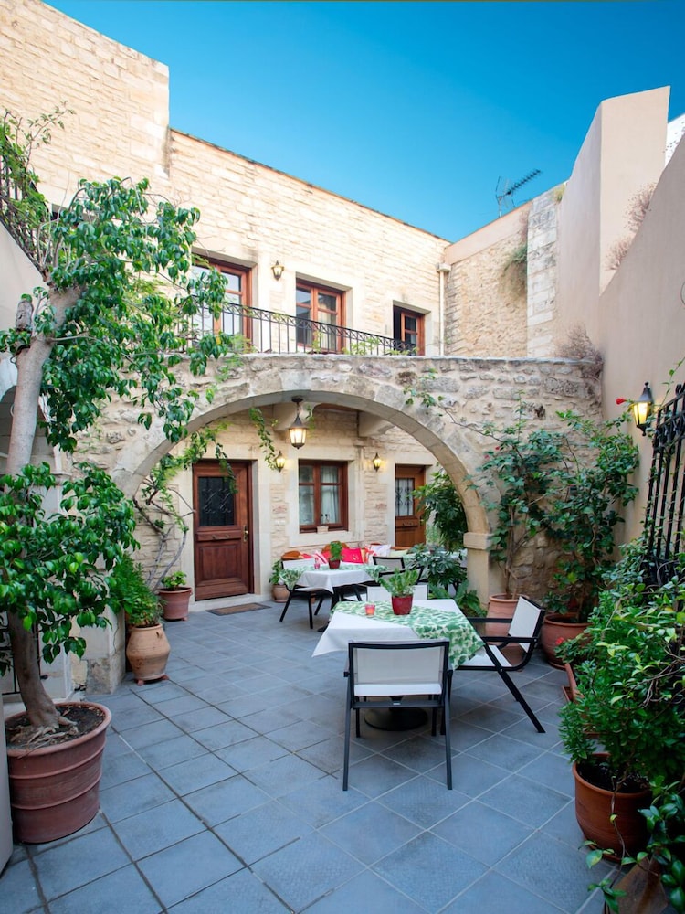 Casa Moazzo Suites and Apartments 5/59