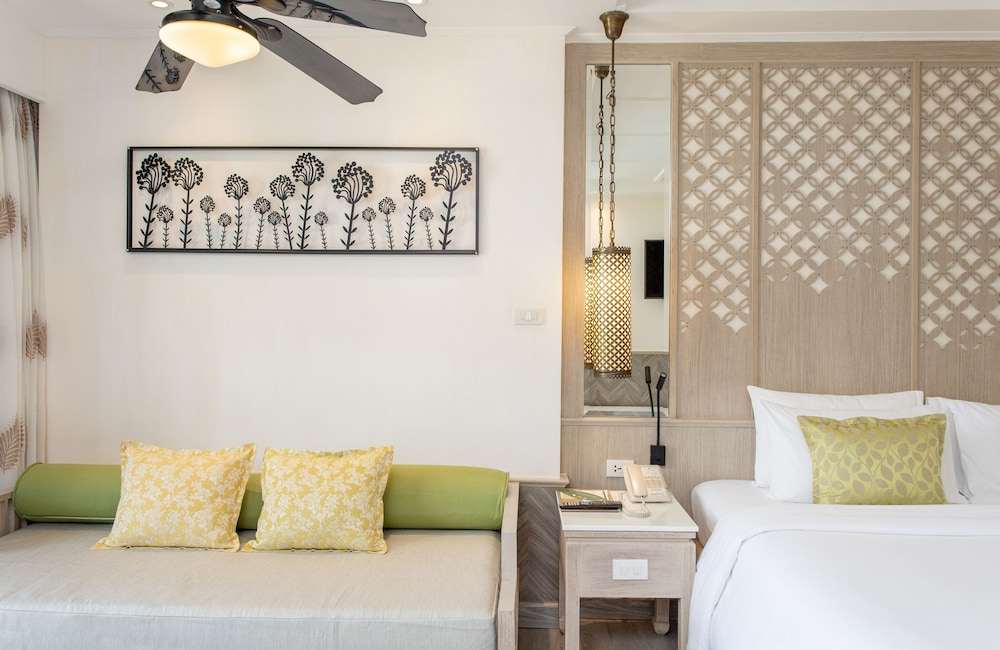 Katathani Phuket Beach Resort 30/66