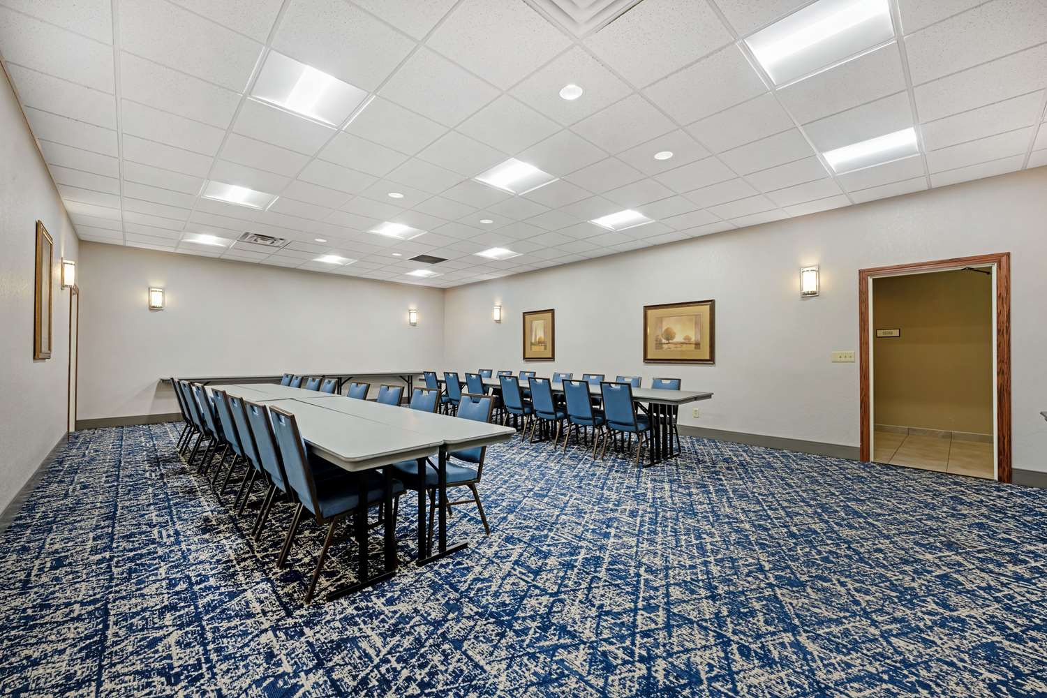 Best Western Plus Mid Nebraska Inn & Suites 21/41