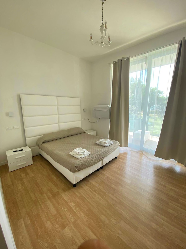 Hotel Artemide Mare 14/40