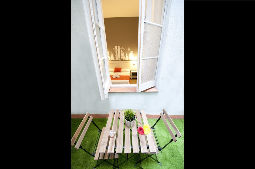 Hostal Live Barcelona 44/51