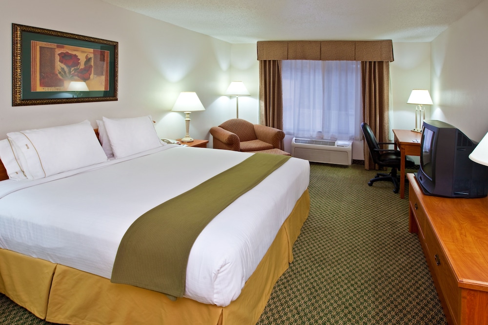 Holiday Inn Express and Suites Logan an IHG Hotel 21/71