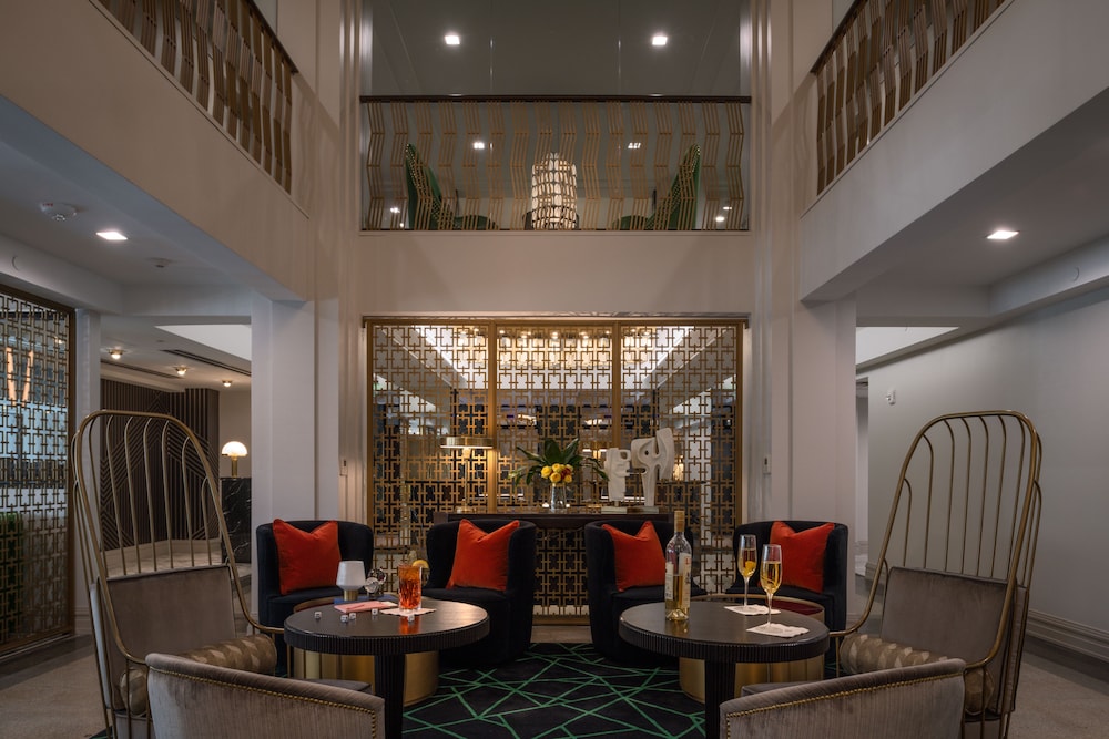 Tulsa Club Hotel Curio Collection By Hilton 69/89