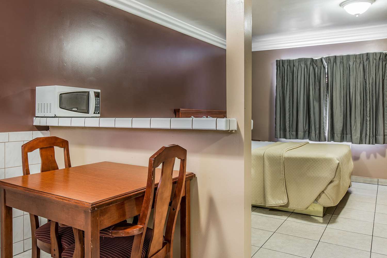 Rodeway Inn Ventura Midtown 40/48