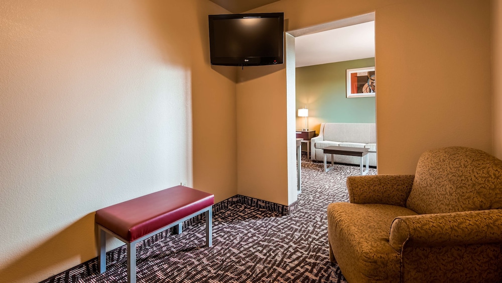 Best Western Plus The Woodlands 20/31