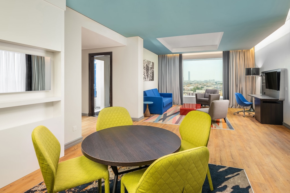 بارك إن باي راديسون جدة طريق المدينة(Park Inn By Radisson Jeddah Madinah Road) 53/65