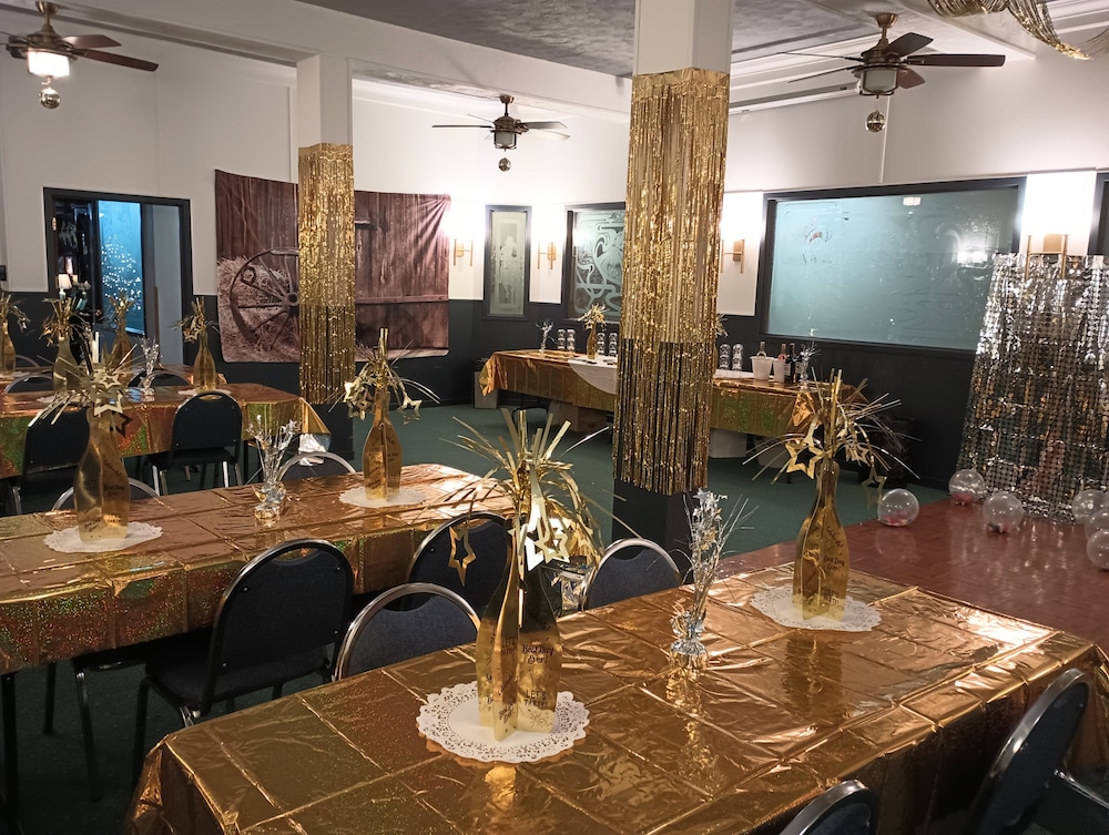 Historic Cary House Hotel 48/51