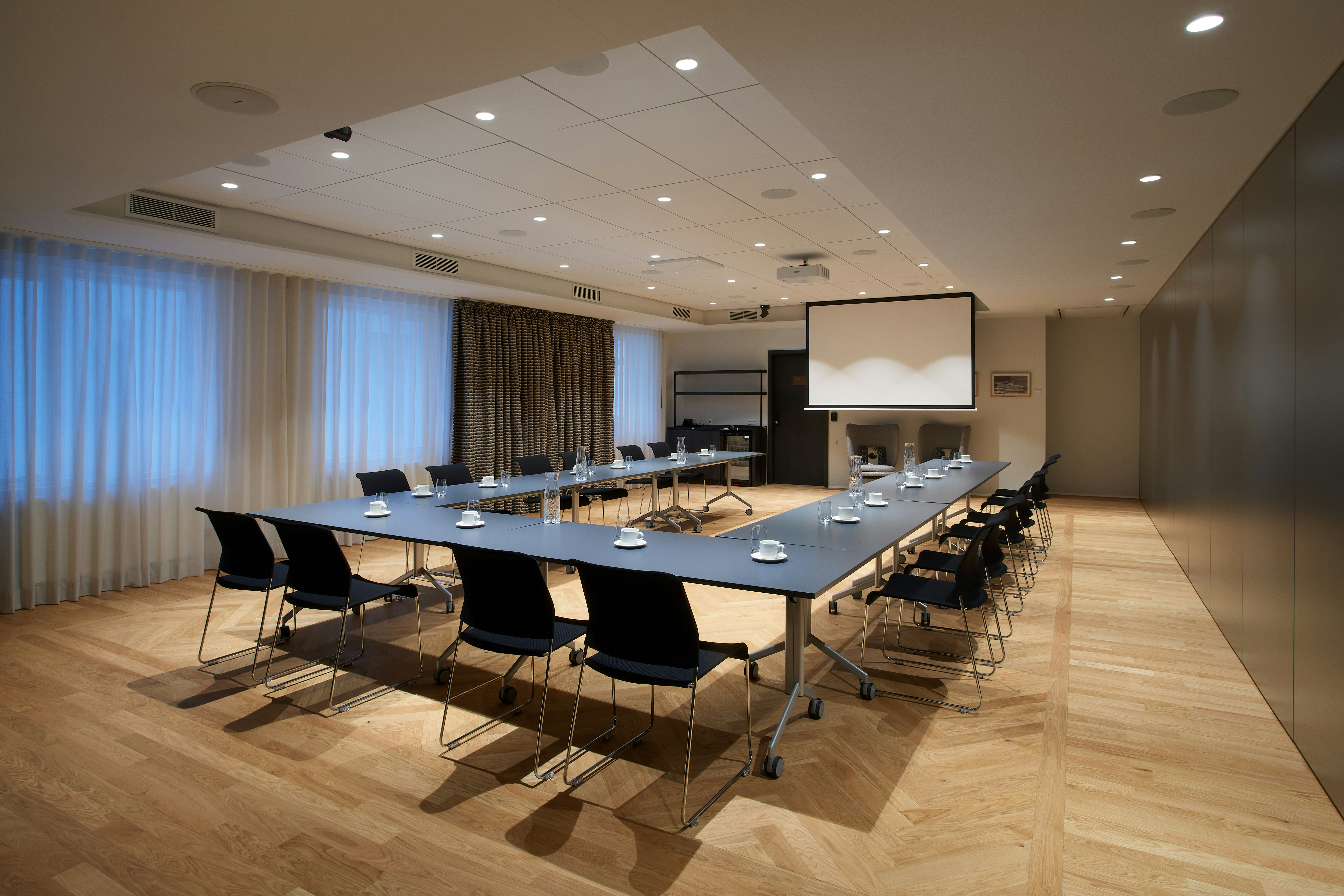 Iceland Parliament Hotel, Curio Collection by Hilton 25/31