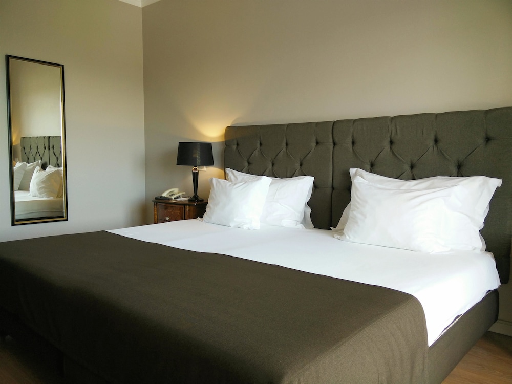 Golden Tulip Porto Gaia Hotel 10/68