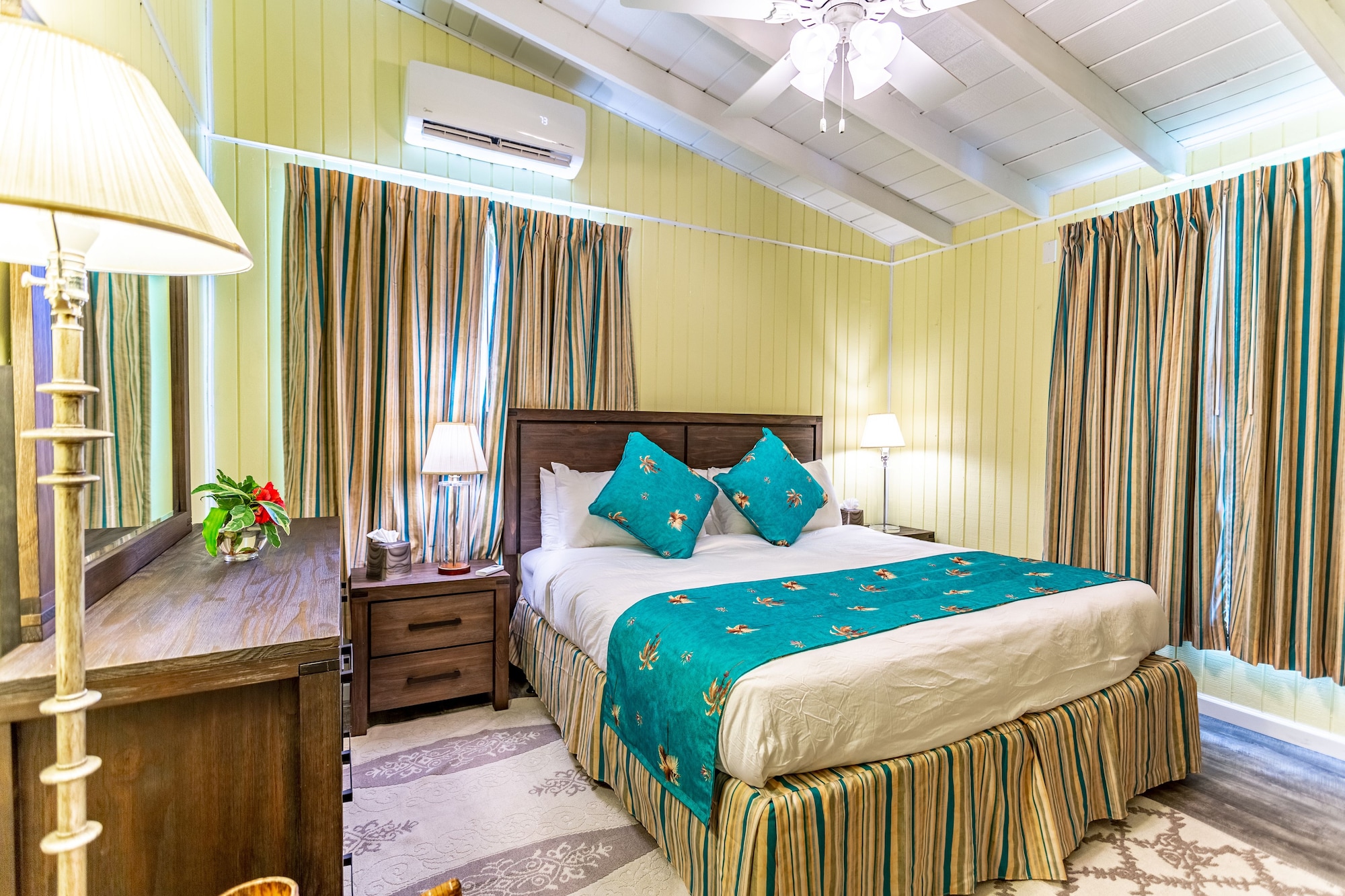Tropical, King Bed, Garden View